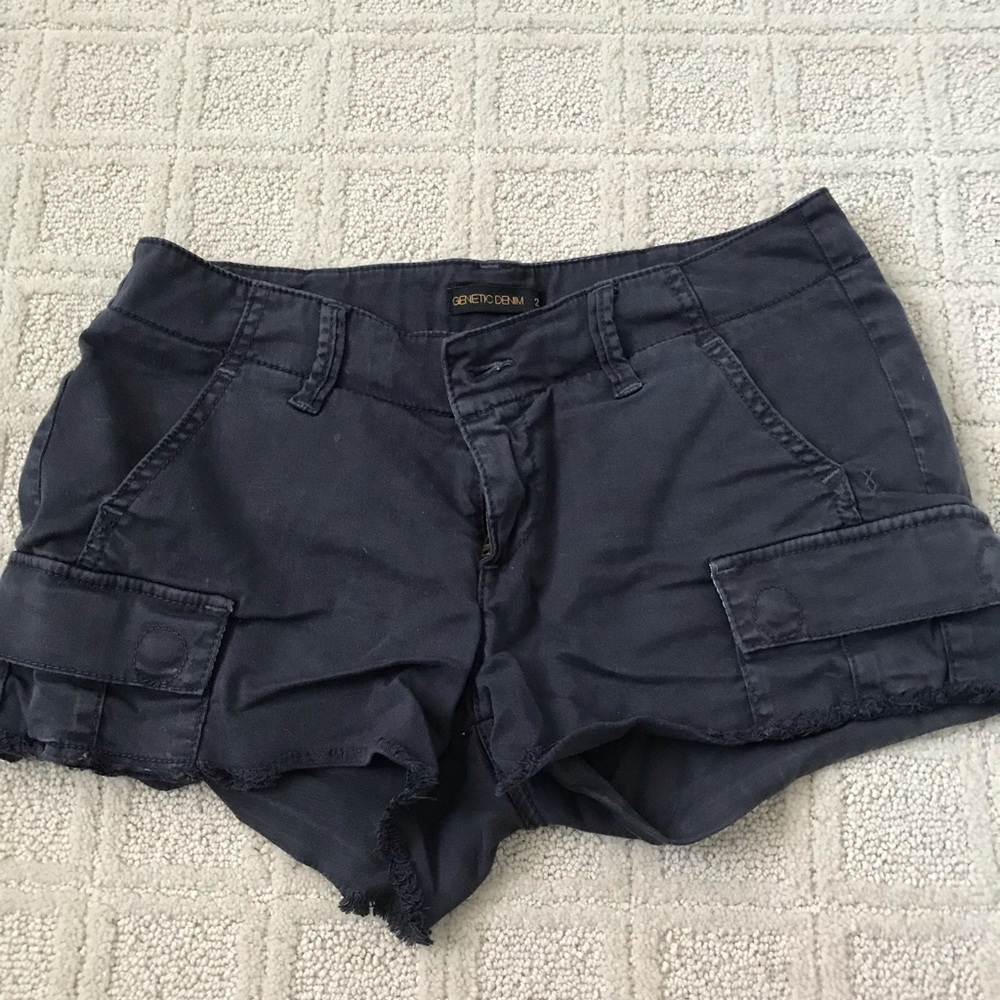 BLACK CARGO SHORTS